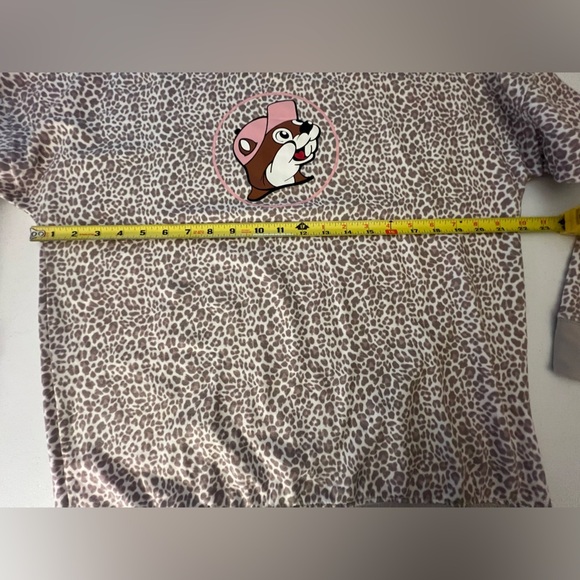 BUC-EE’S TAUPE/TAN ANIMAL PRINT SWEATSHIRT SIZE MEDIUM OVERSIZED UNISEX - Picture 2 of 10